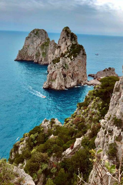 Capri, faraglioni