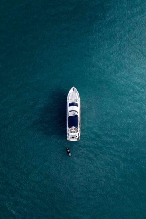 Luxury yacht service